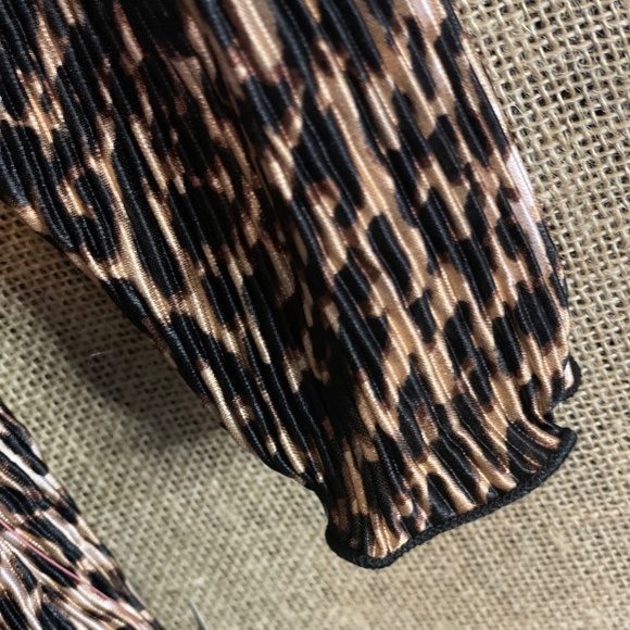 NWT! women's ASOS DESIGN plisse frill wrap mini dress leopard - Picture 9 of 10